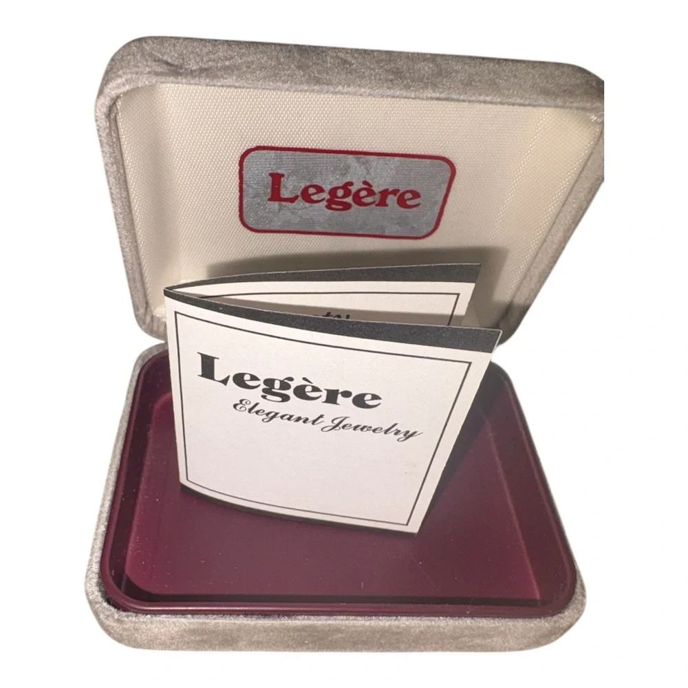 Legère Gold Tone Rectangular Key Ring Vintage Gift Jewelry Boxed NOS J40